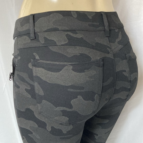COPY - WIT & WISDOM Leggings Women Size 6P Camouflage Ponte Knit Ankle Trouser… - Picture 10 of 10